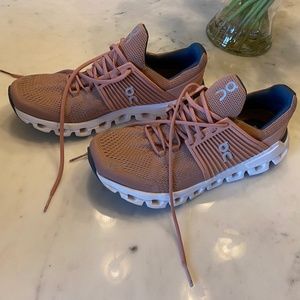 On Cloud Swift women's size 9